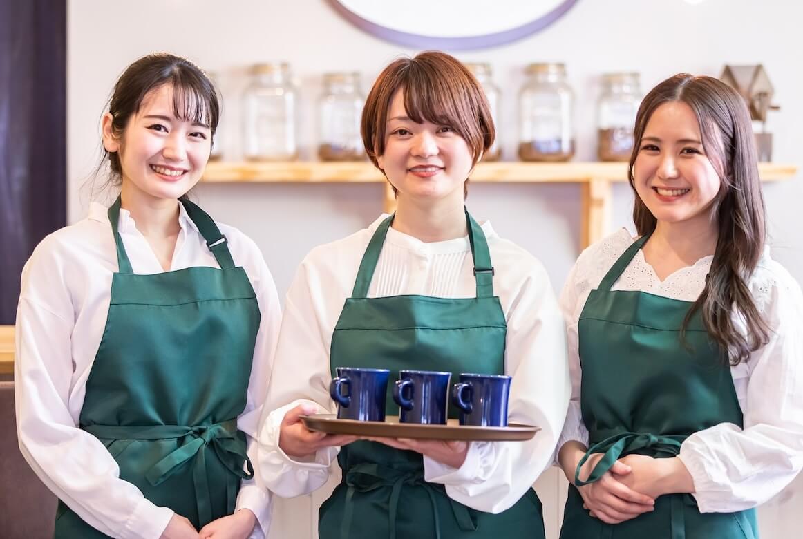 ３人の女性スタッフ